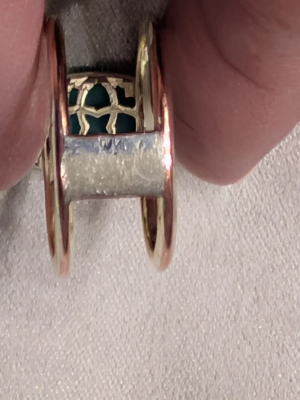 Kendra Scott Green Glass Stone Ring in Gold Tone Size 9